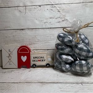 Valentine tiered tray decor